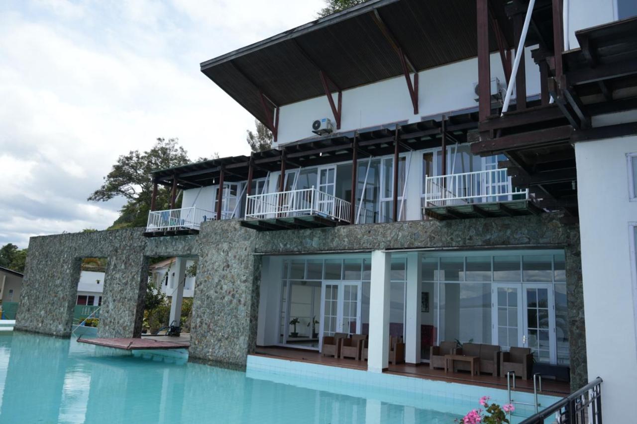 Tiara Bunga Hotel & Villa Balige Kültér fotó