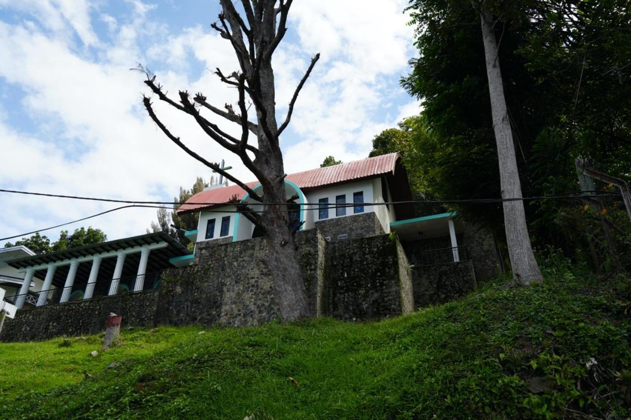 Tiara Bunga Hotel & Villa Balige Kültér fotó