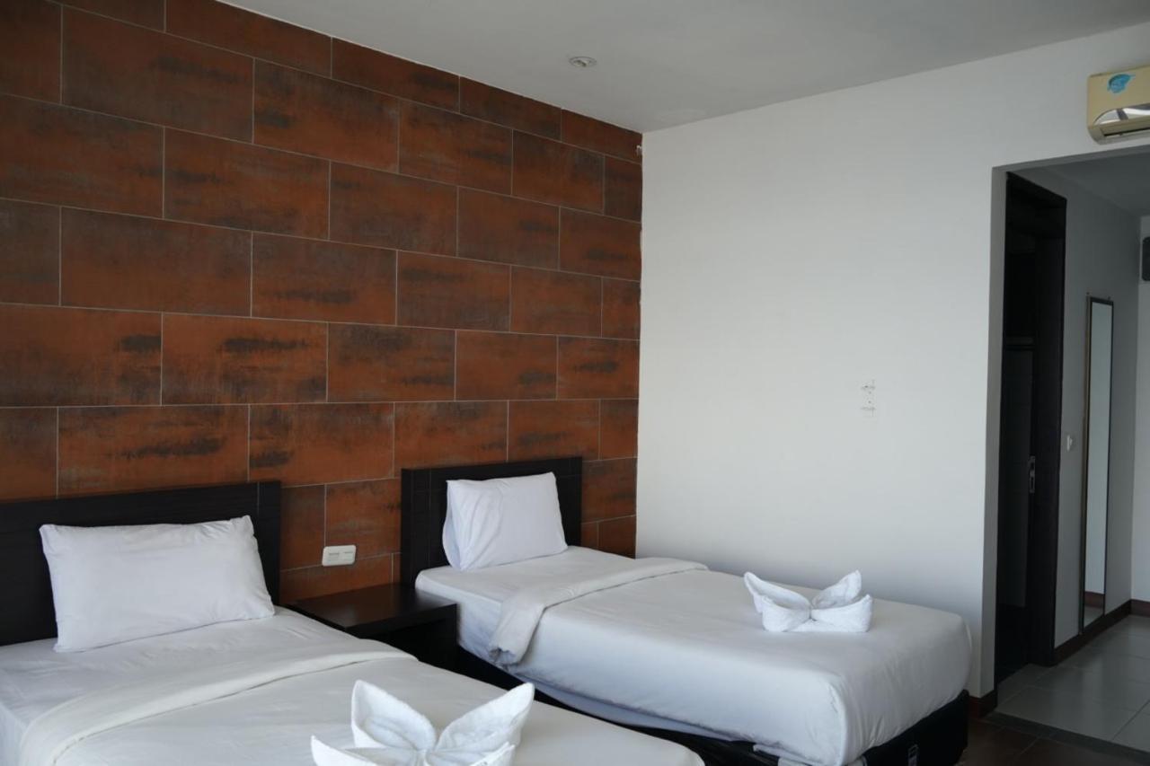 Tiara Bunga Hotel & Villa Balige Kültér fotó