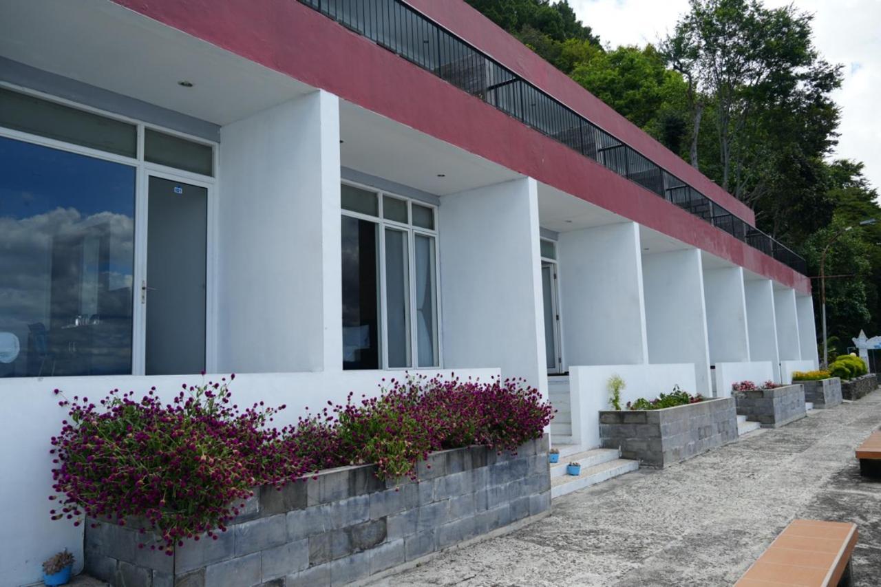Tiara Bunga Hotel & Villa Balige Kültér fotó